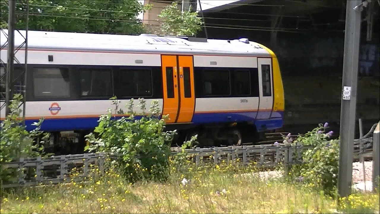 London Overground 172006 Departing Barking (On Platform 7) 9/07/2011