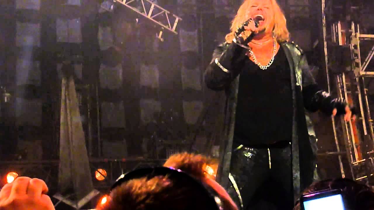 Motley Crue "Live Wire" Saint Paul,Mn 8/5/15 HD YouTube