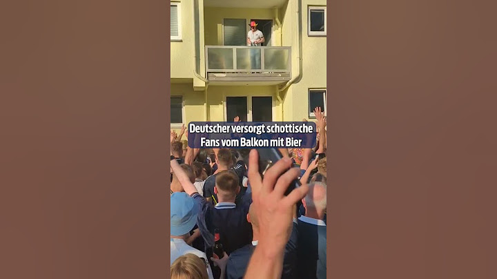Deutscher Fan versorgt Schotten vom Balkon mit Bier | #shorts