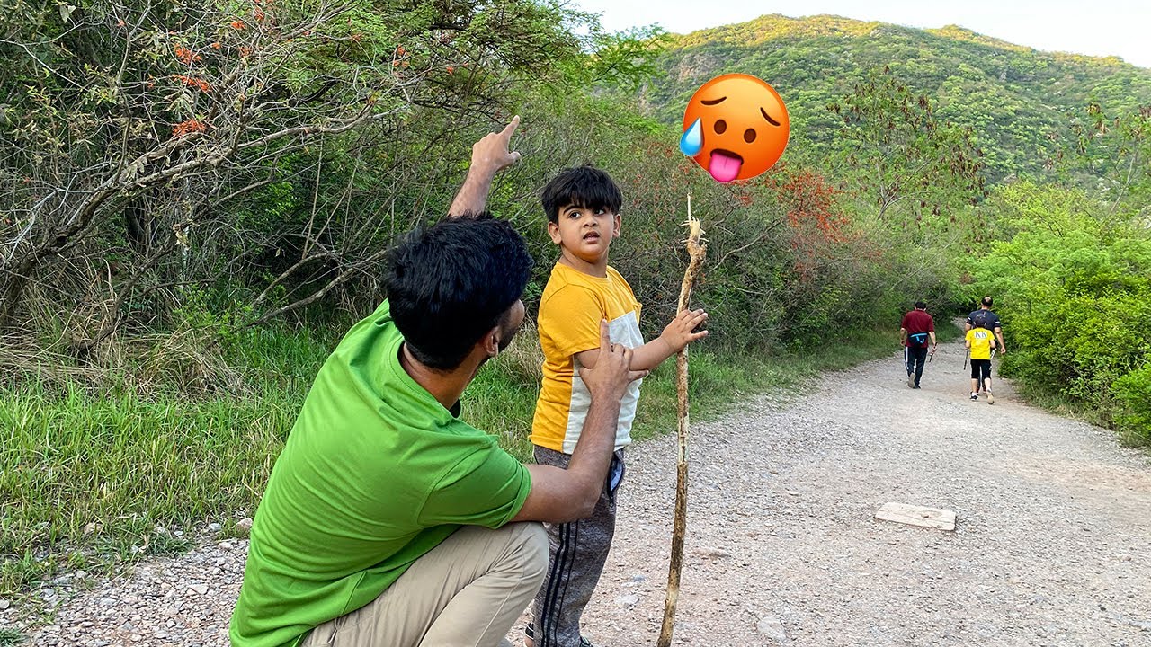 Shayan ko Hiking Karaty Hain🥵
