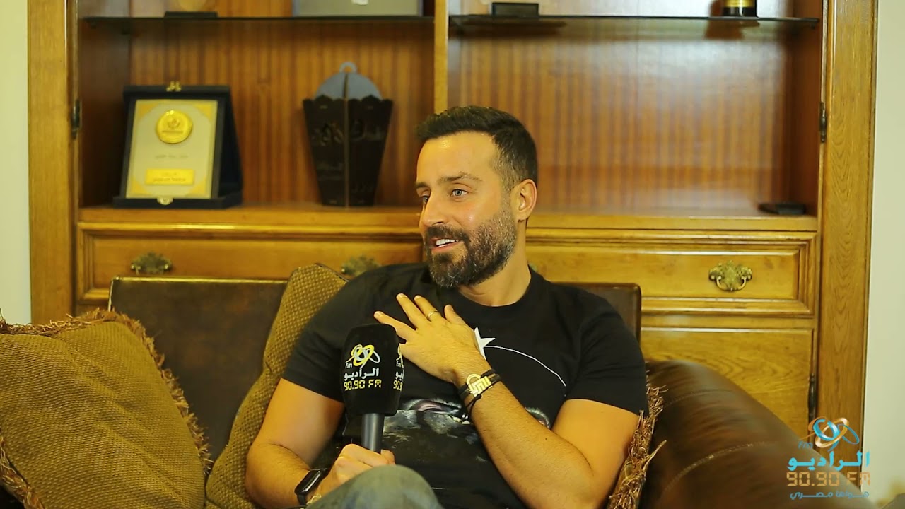 لقاء الفنان 