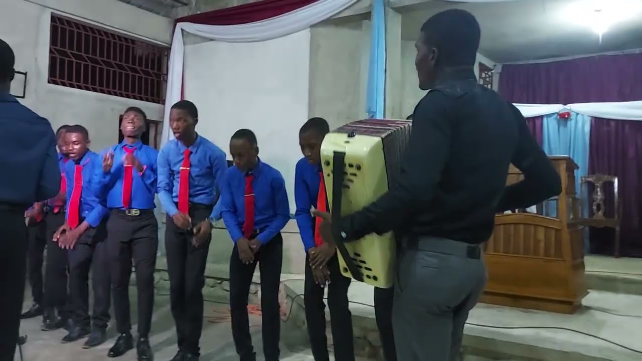 Ouuuhh lala🪗🪗 konbyen moun kap chante ak union des freres la 🙏🙏🪗//