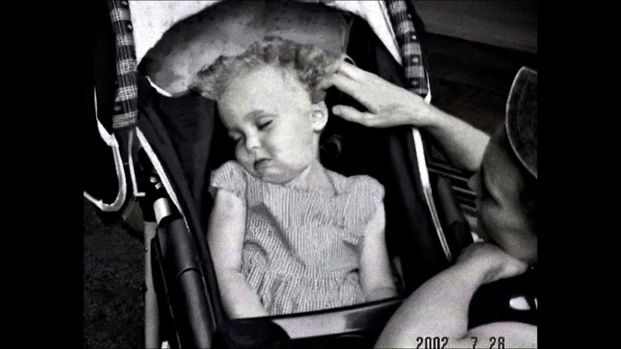 Baby Lily-Rose featured in ‘Firmaman’ by Vanessa Paradis 2000