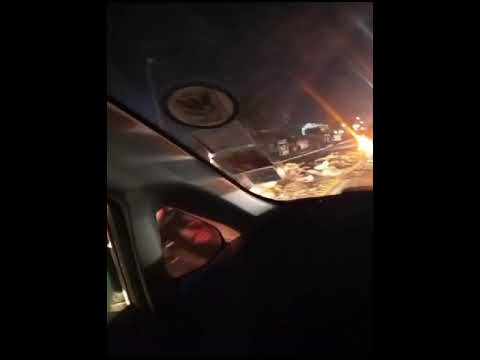 Maquinak os residentes estão a bloquear a faixa (Matola/cidade de Maputo) com l!xo