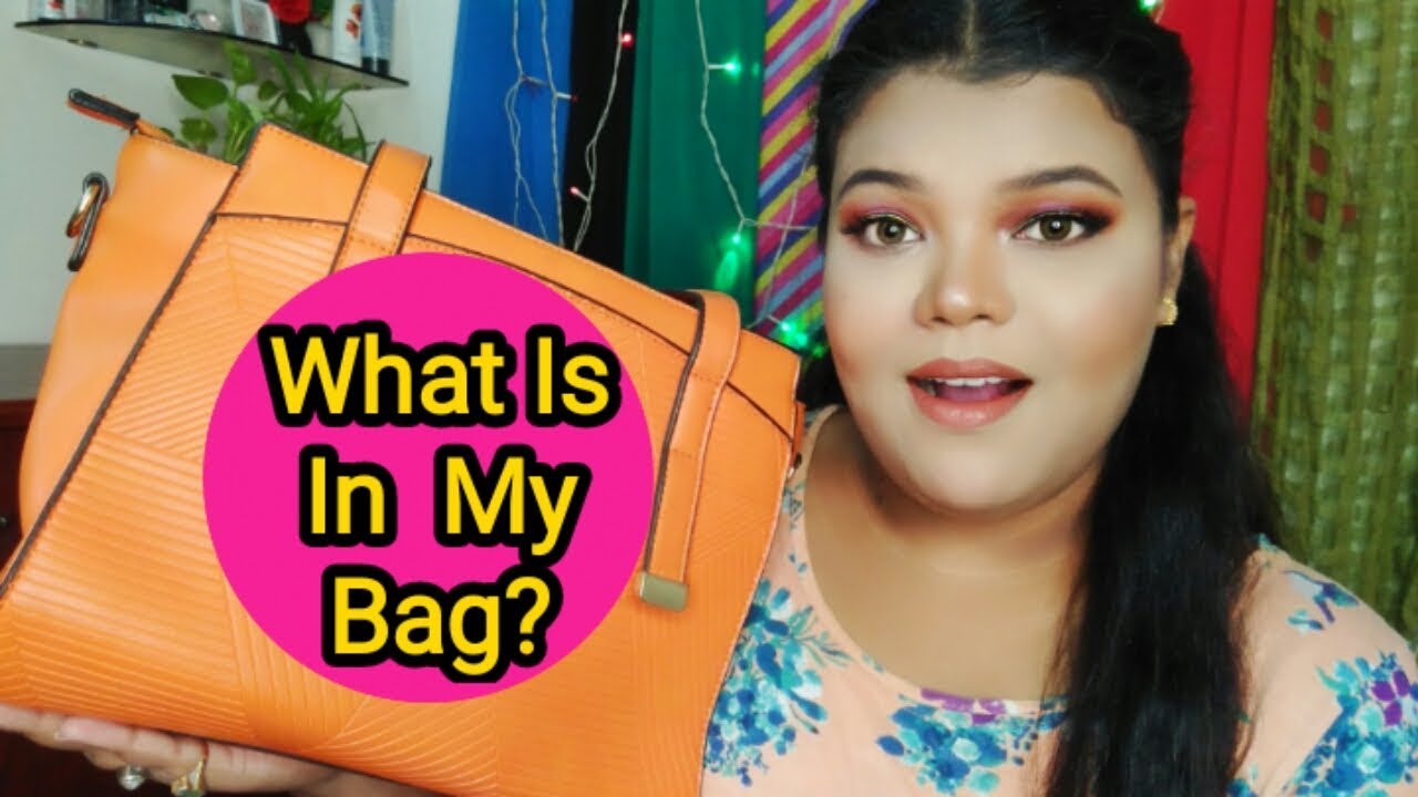 WHAT IS IN MY BAG By Simple Beauty With Nilanjana |व्हाट इस इन माय बैग बी सिंपल ब्यूटी विथ नीलांजना
