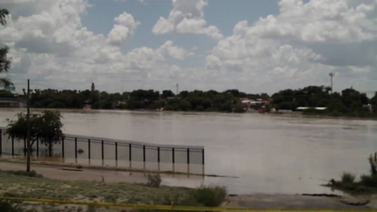 Eagle Pass Texas Rio Grand River Flooded SANY0004.MP4 YouTube