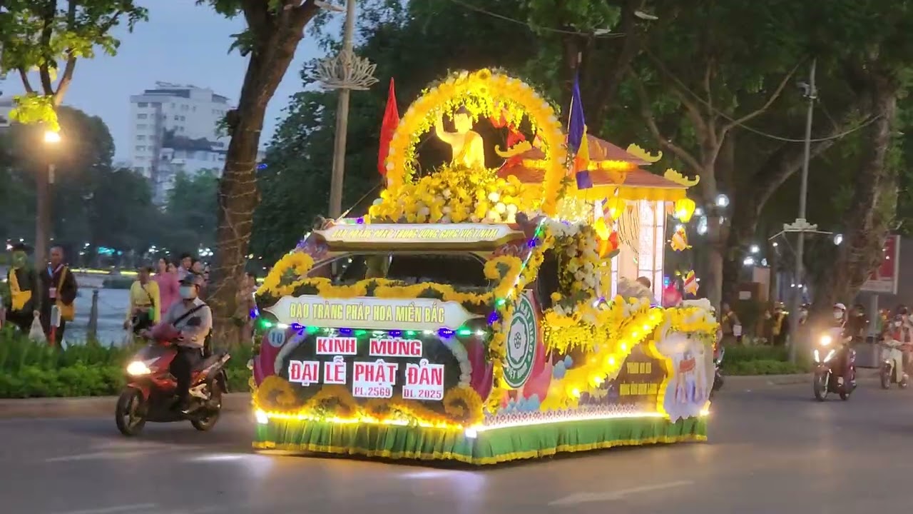 Đoàn xe cung rước xá lợi phật