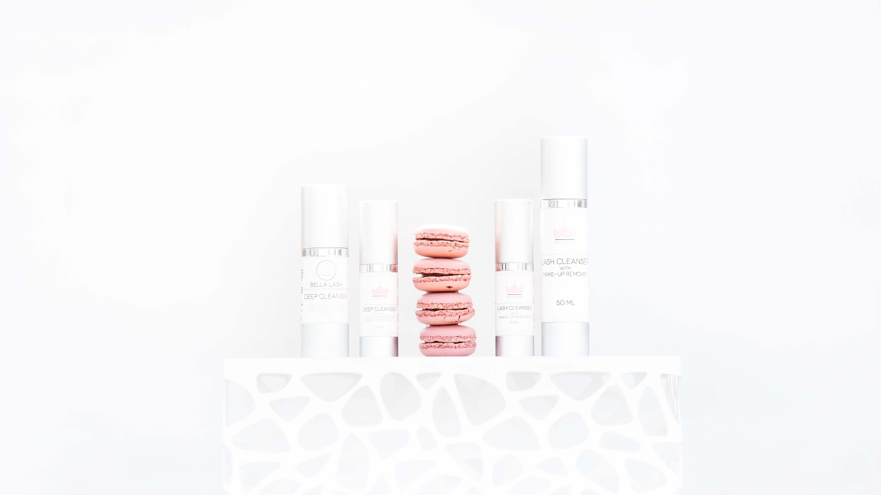 bella lash deep cleanser