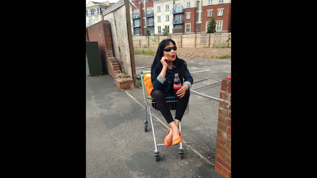 CHICKLETTE .....MOMMY IS BACK ♥ ♥ ♥ @GROOVY RD.COM .UK - YouTube