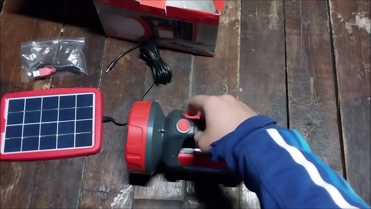 Unboxing de la  linterna solar D.light T200, con panel solar, adaptadores y funcion de powerbank.