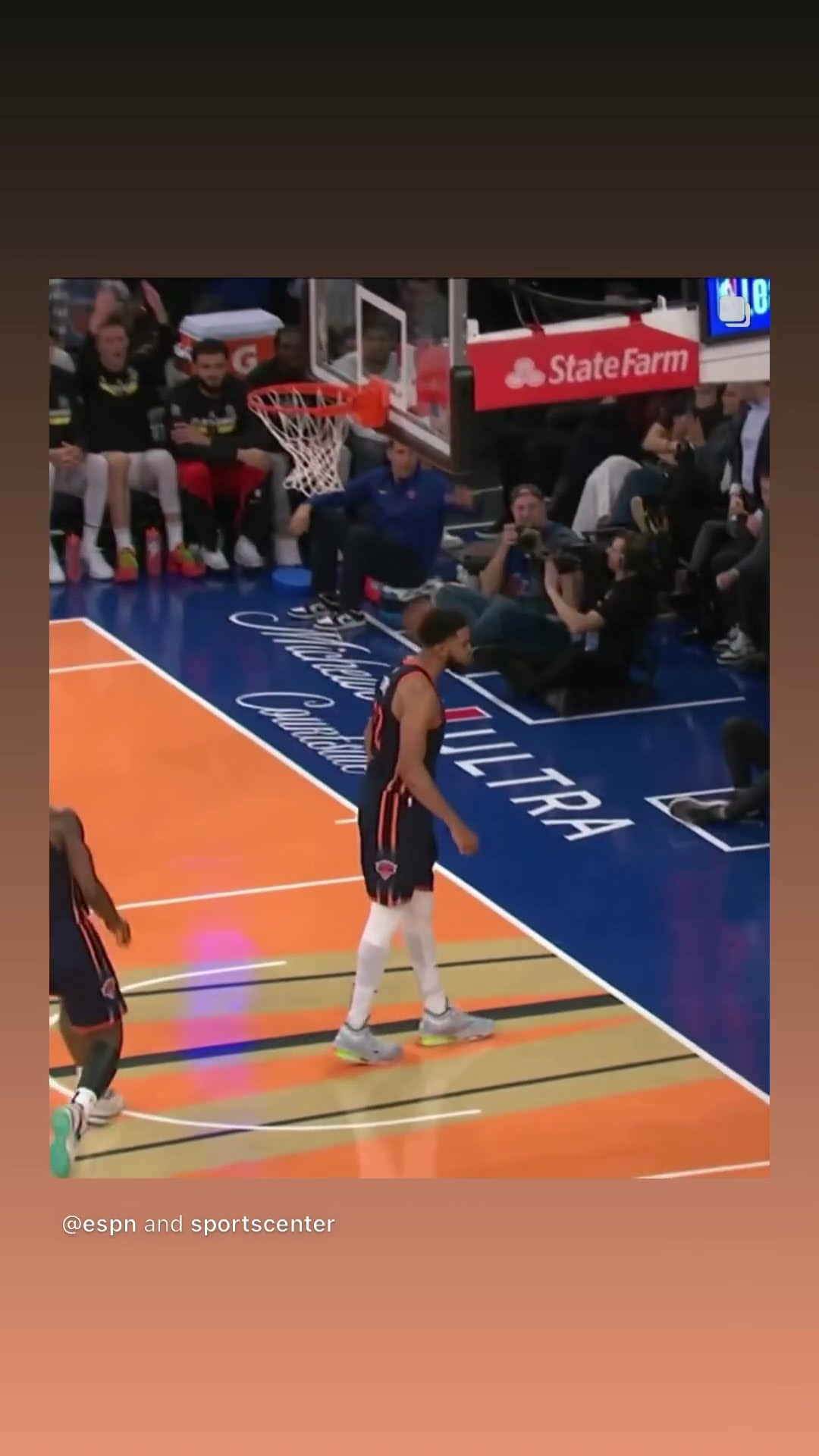 Watch this swat #hoodnews #karlanthonytowns #newyorkknicks #atlantahawks #block #omg #defense