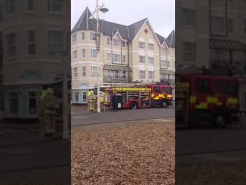 Fire destroys building in Bognor
