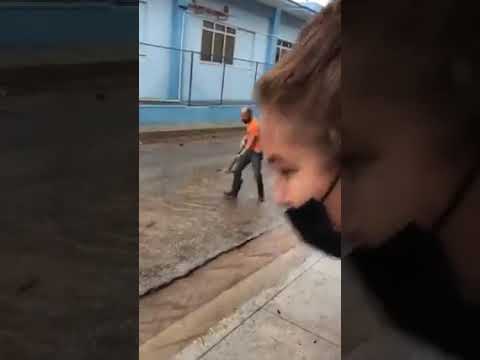 Corren las clarias por las calles del municipio Madruga en Cuba