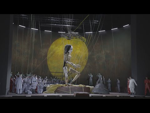 Behind the scenes of TURANDOT