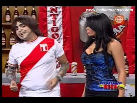 Leslie Moscoso en “Bar Brahma” de “Recargados de Risa”