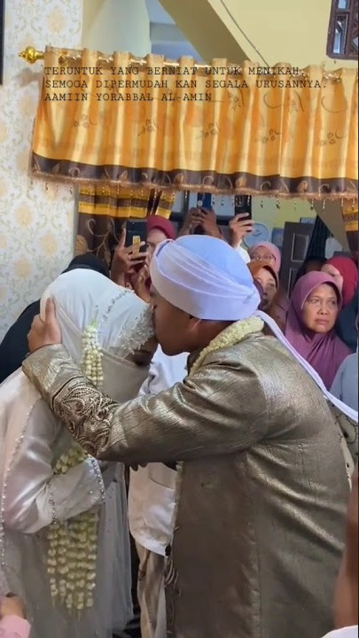pernikahan sederhana santri hafiz Qur'an bikin baper ‼️#pengantinviral #santri #hafizquran #shorts