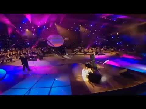 خالد عبدالرحمن دمعه حفله ليالي دبي 2004