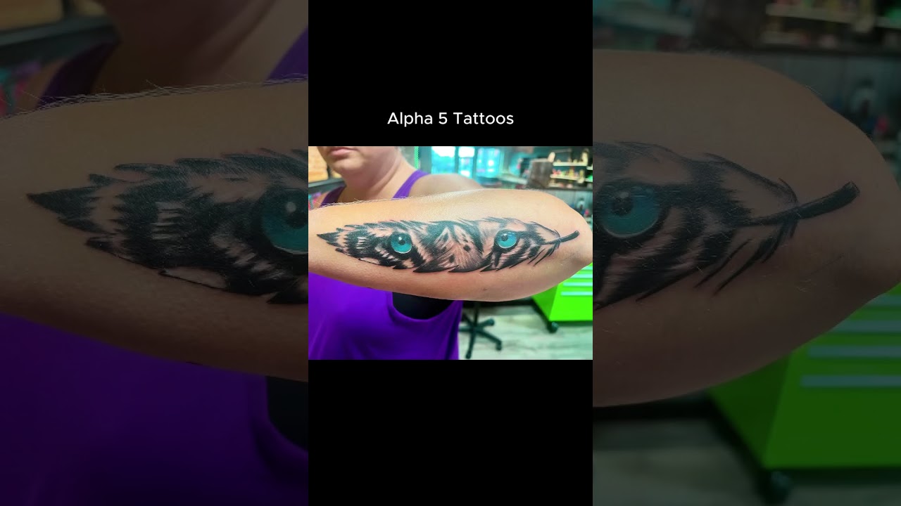 👀🌿Eyes in the Vines.. 