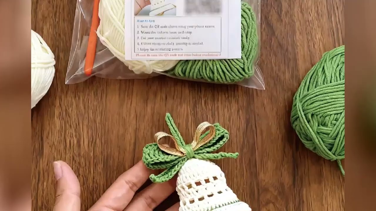 Christmas Wind Chime Crochet Kit, New Handmade DIY Knitting Bag, Milk Cotton Yarn Pendant  (with Tut