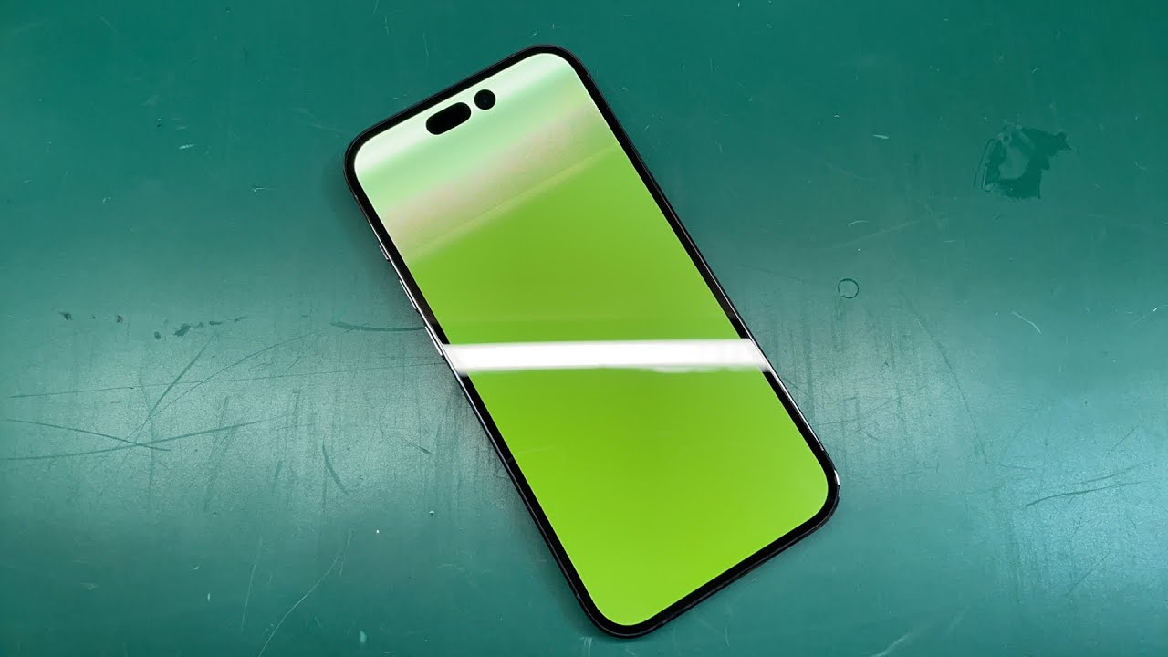 大阪北浜 iPhone 14 Pro ディスプレイ緑色点滅ガラス画面修理