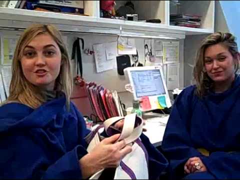 Closet Divas - The Snuggie Edition
