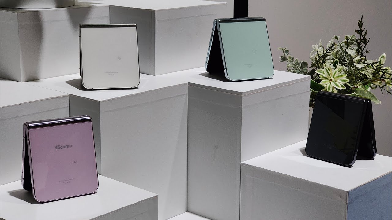 S-MAX： コンパクト折りたたみスマホ「Galaxy Z Flip5」の外観や基本操作をチェック！【SAMSUNG 新製品発表会＆Galaxy Experience レポート】