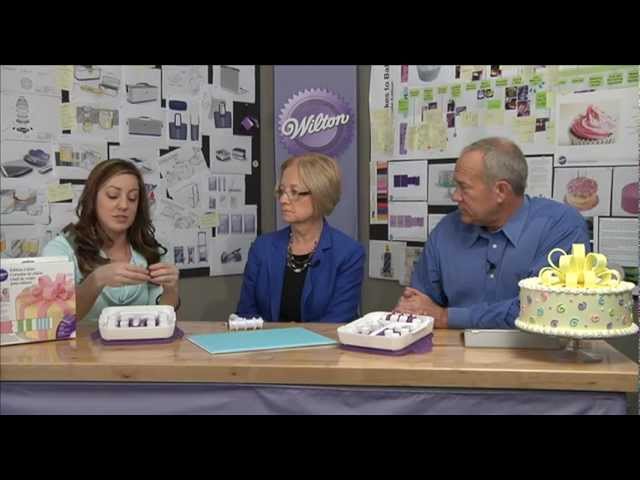 Cake Boss Fondant Ribbon Cutter on Vimeo