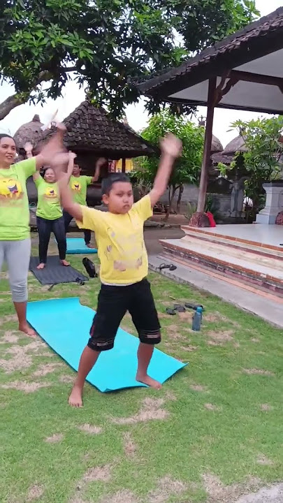 MENARI BAHAGIA #hiburan #menaribahagia #nercandabahagia #yogatertawa