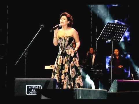 شيرين عبدالوهاب متاخدة من الأيام من الألبوم الجديد 2013