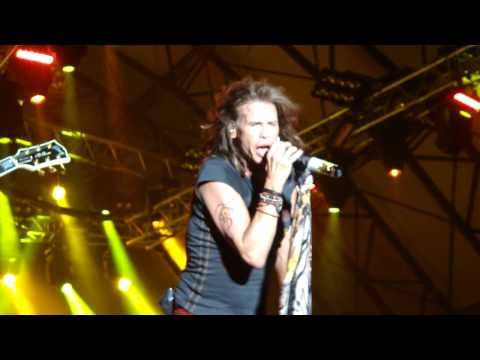 Aerosmith Cryin - PRIMUL RAND !!! - Live - Bucures...