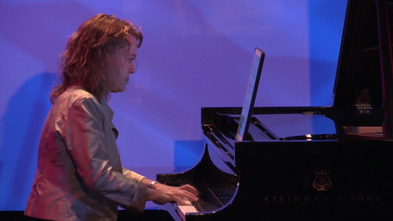 在 YouTube 上观看 "Tender, Infinitely Tender" by Michael Byron - Lisa Moore piano