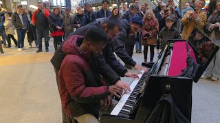 Shoppers Are Astonished Watching This Trio! Unbelievable Pianists!