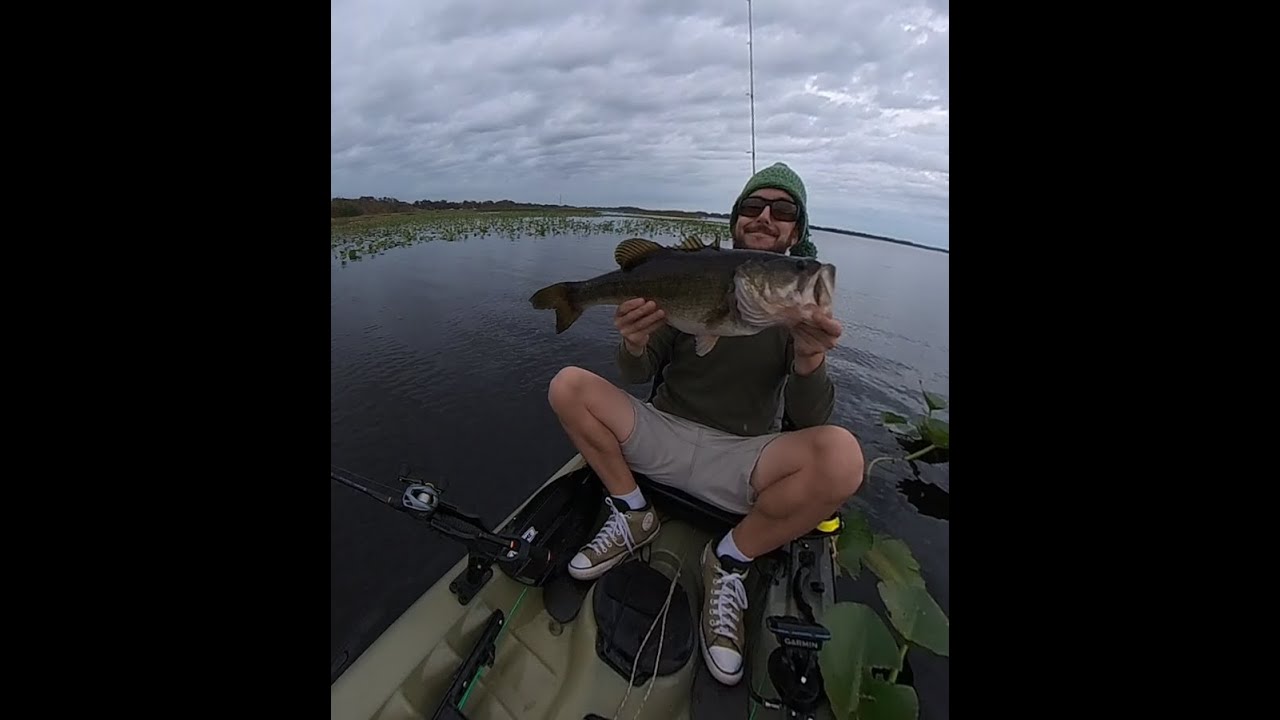 Day 2 of kayak fishing for 7 LB Florida bass in Istokpoga on Christmas Day!