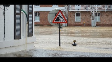 River Ouse bursts its banks as York floods video Umberto Faraglia