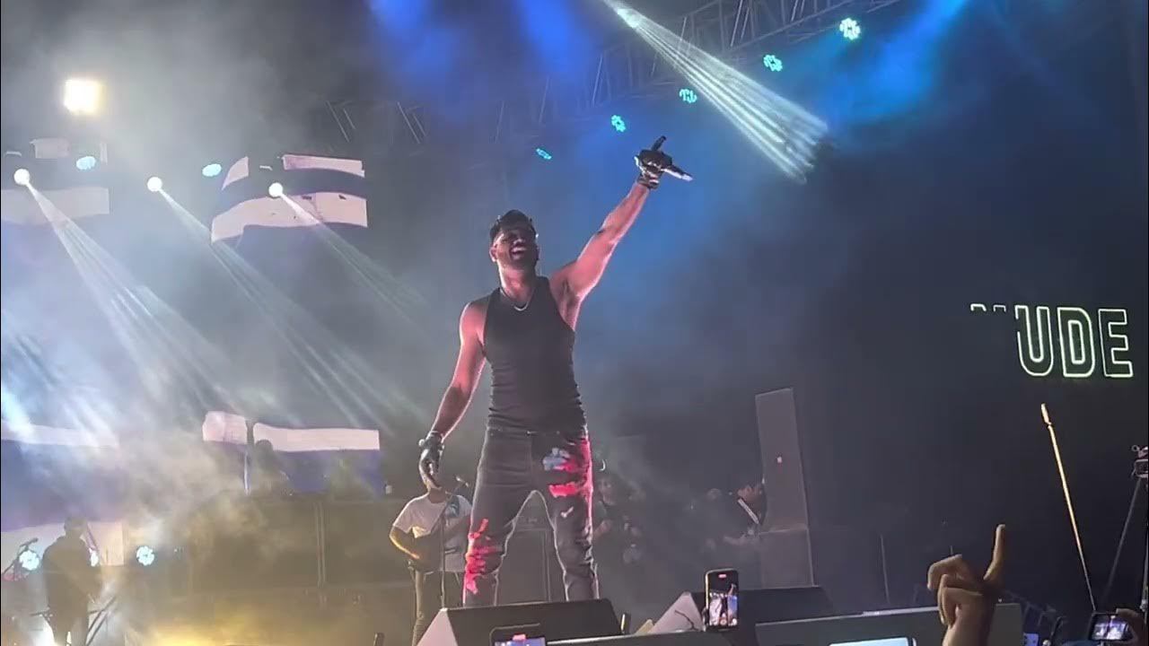 King live in concert in nepal “tu Maan meri jaan live” King live in concert in nepal “tu Maan meri jaan live”