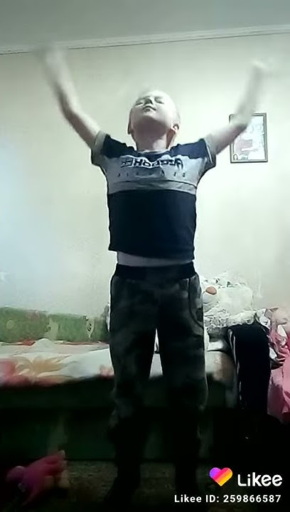 Девачка с каре - YouTube
