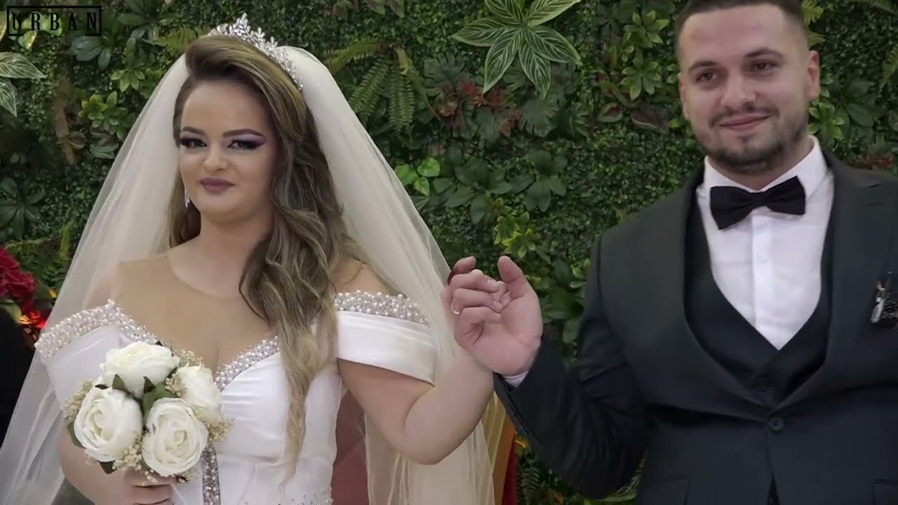 Hyrja e qiftit ne Restoran - Dasma e Blertonit me Blerinen - Pjesa 2