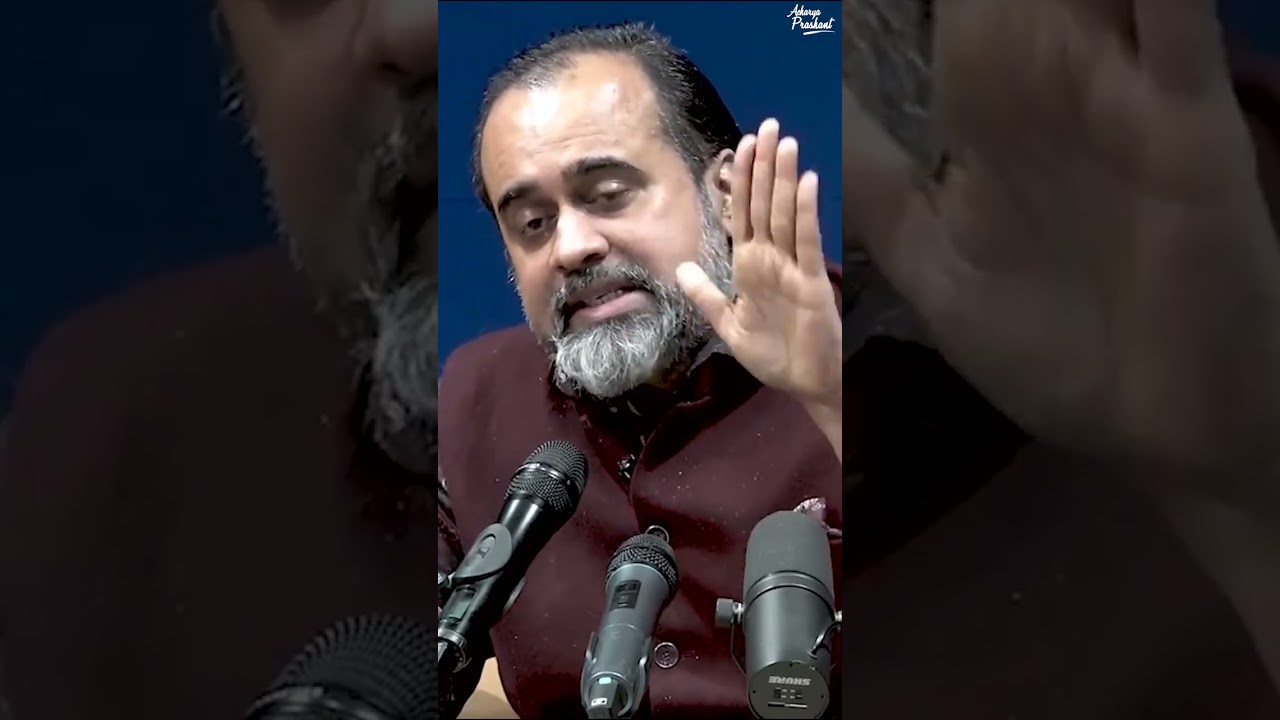 Live for free consciousness || Acharya Prashant