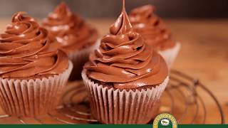 Moist and light, everyone will love these lovely little cupcakes. for
the full recipe visit
https://www.lylesgoldensyrup.com/recipe/lyles-chocolatey-fudge-cu...