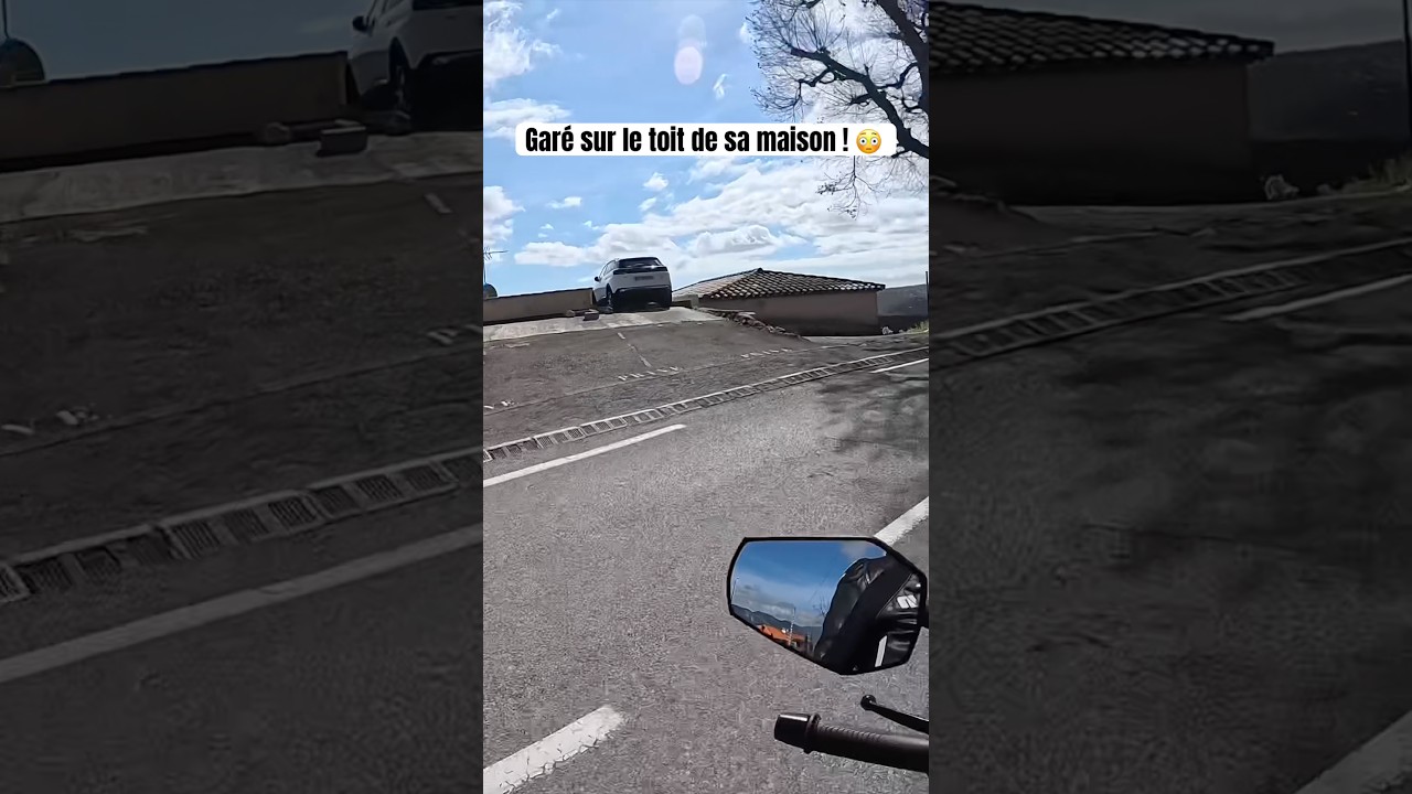 Garé sur le toit de sa maison ! 😳 #moto #motard