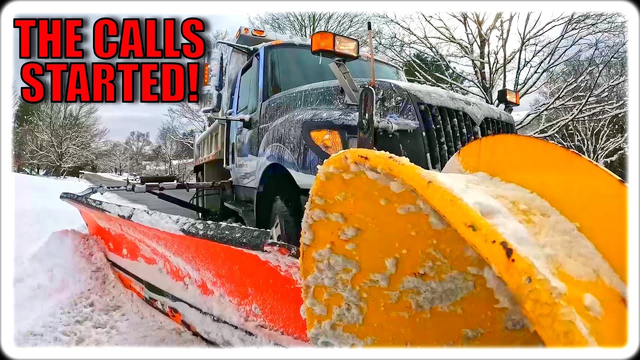 Snow Plow Trucks Start Having Issues During the Storm! - YouTube