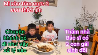 Mì xào tôm mực 2 con quan tâm cho nhau/thăm nhà bác sĩ sinh con sinh đôi như thế nào