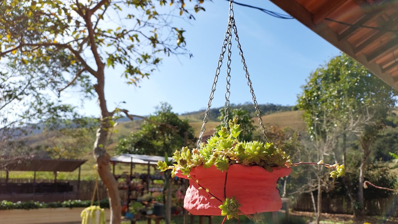 Corrente feita com arame galvanizado para pendurar vasos . Inspirada no 