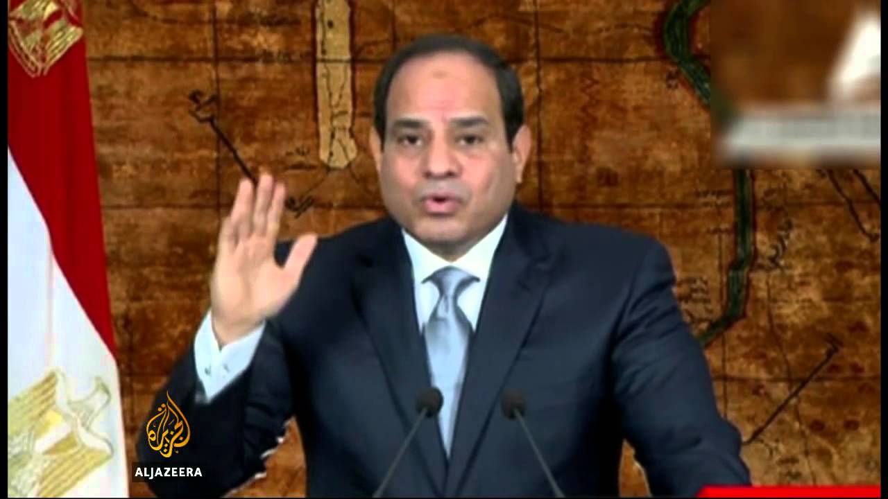 يلقي السيسي باللوم في انقطاع التيار الكهربائي على نقص الاستثمار