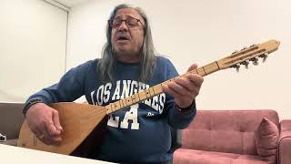 Dere Kenarindan Geçti̇m Soğuk Sularini İçti̇m Tam Çalim Kisa Sap Bağlama Ekleyen Surgeon