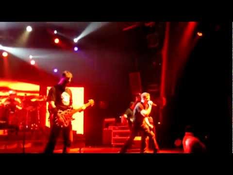 3 Doors Down (Live) - Behind Those Eyes - Bataclan, Paris 06.03.12
