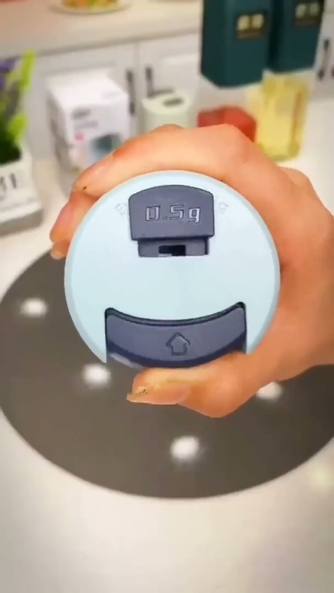 Metering Seasoning Dispenser Bottle