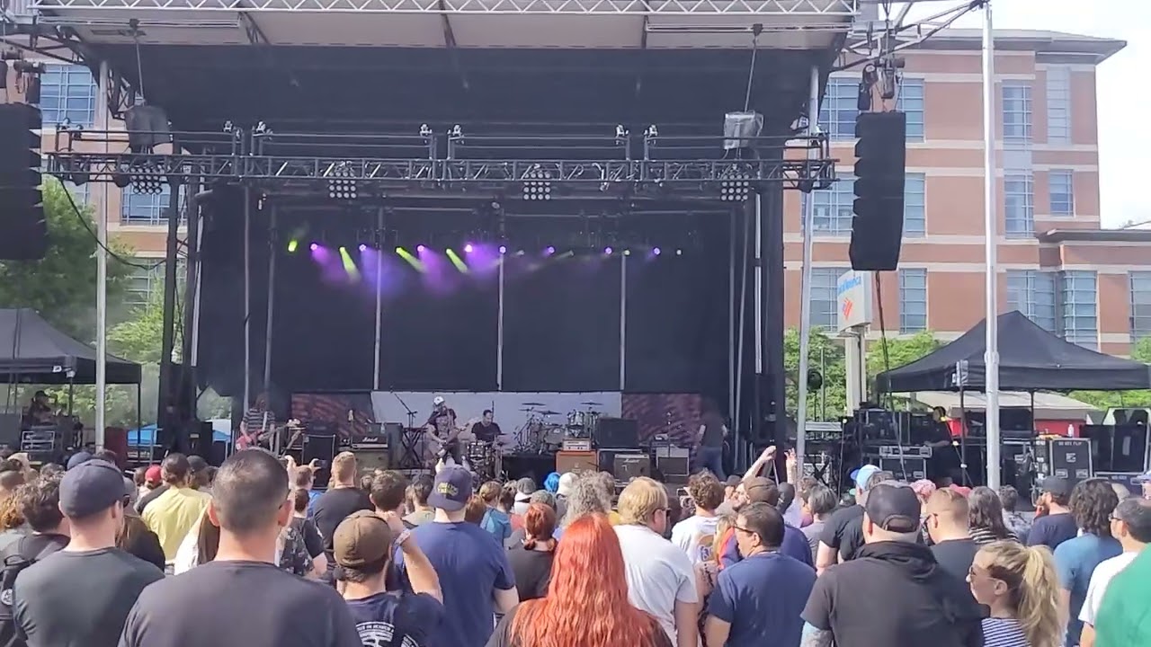 Moneen - Start Angry...End Mad - Live at Vagrant 25