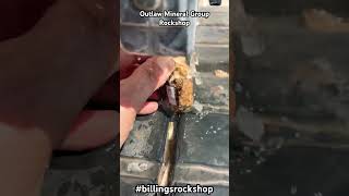 Cutting the mystery rock E 566 #billingsrockshop #kobalttools #muse #rockcutting #rockhounding #omg