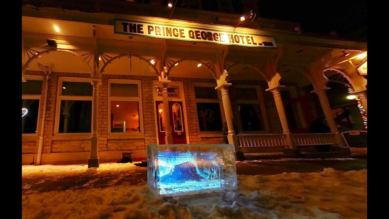 Froid'Art - Art on Ice 2022 presents Tir Nan Og - "Northern Dancing Lights" by Lori Kallay